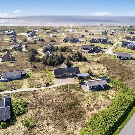 Cozy Thatched With Pool By The Sea - Sj450 * Harboør