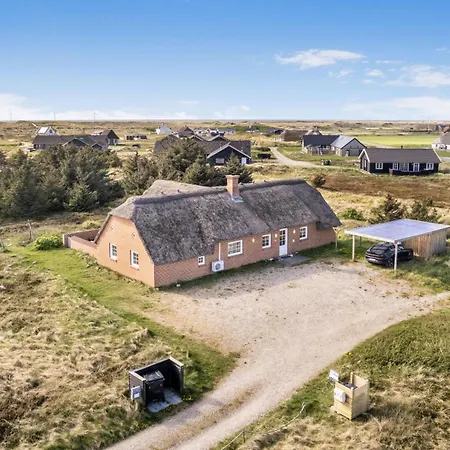 Cozy Thatched With Pool By The Sea - Sj450 Harboør