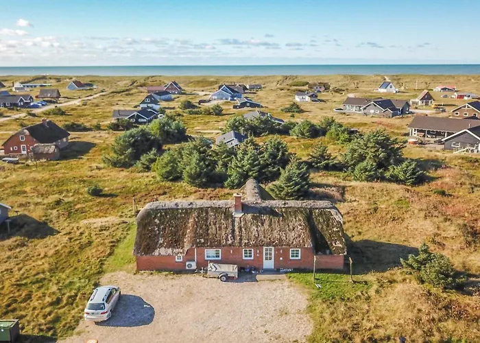 Дом отдыха Cozy Thatched With Pool By The Sea - Sj450 Harboor